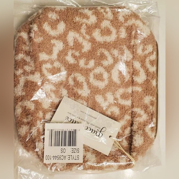 NWT Grace and Lace cheetah make up bag - Picture 2 of 2